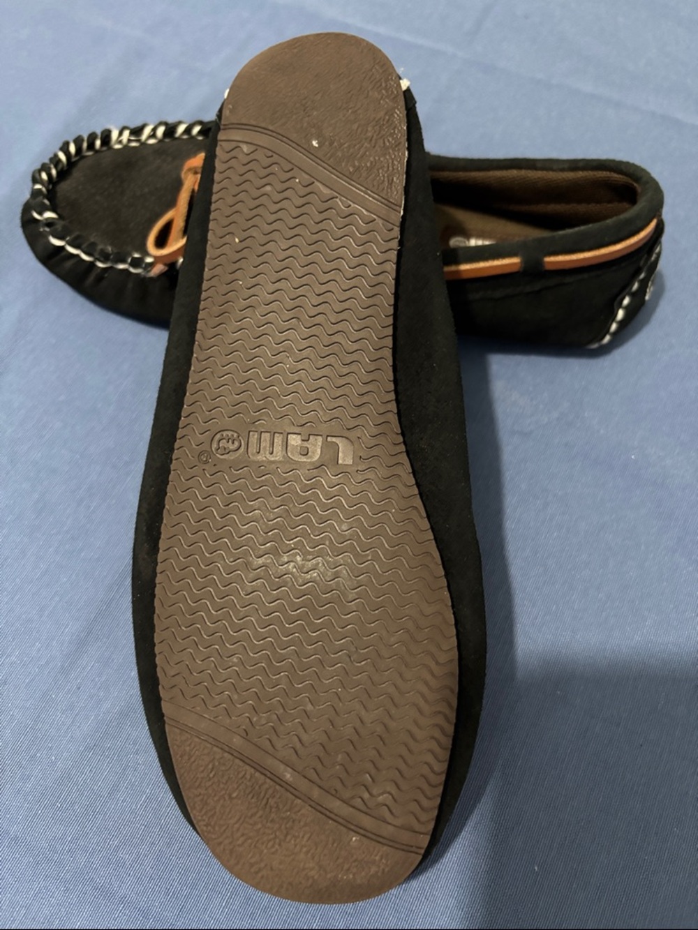 NWOT Lamo Brown Moccasin Flats with Tan Lacing - Picture 3 of 3